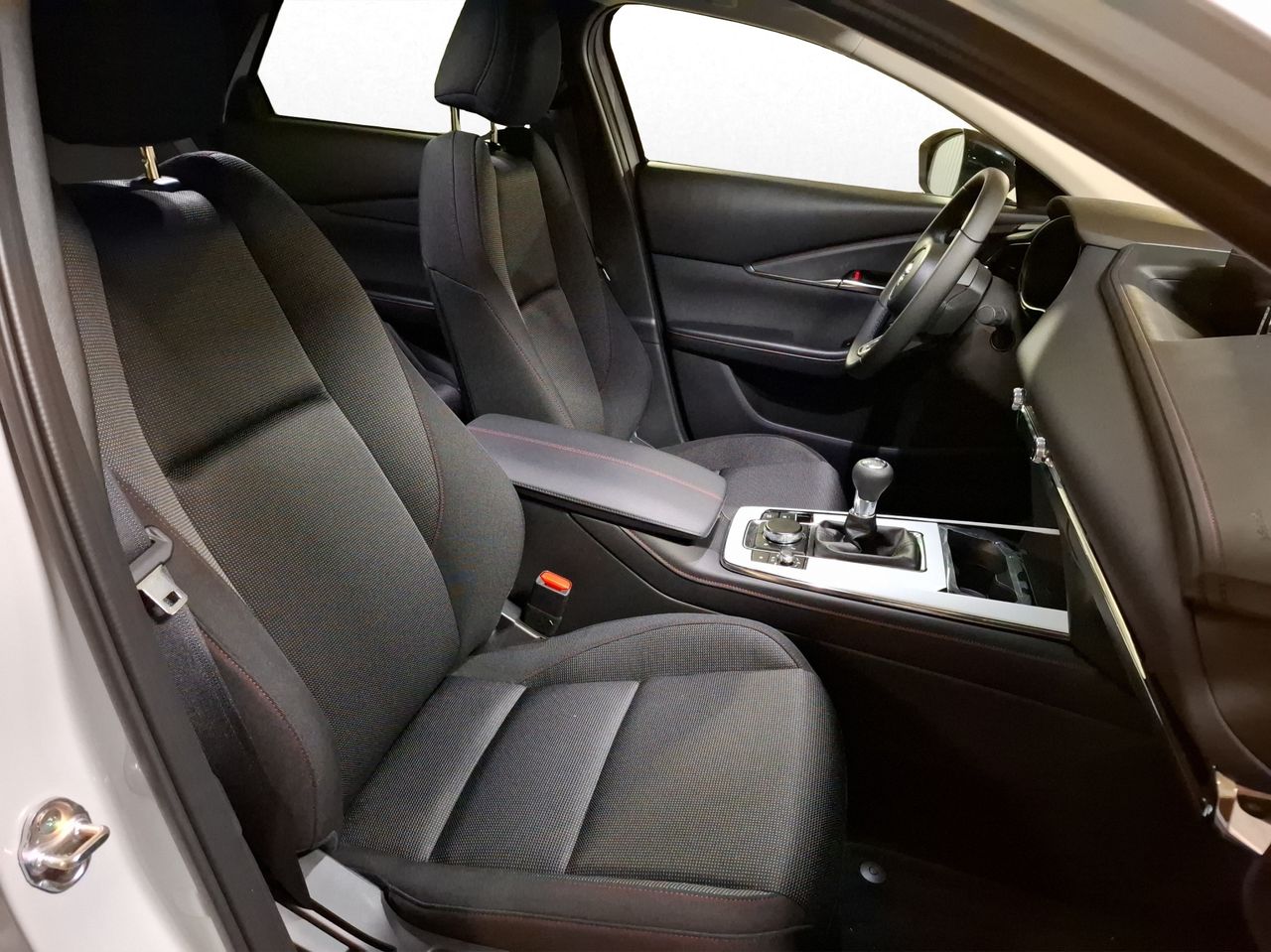 Foto Mazda CX-30 17