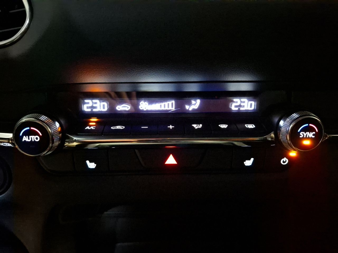Foto Mazda CX-30 22