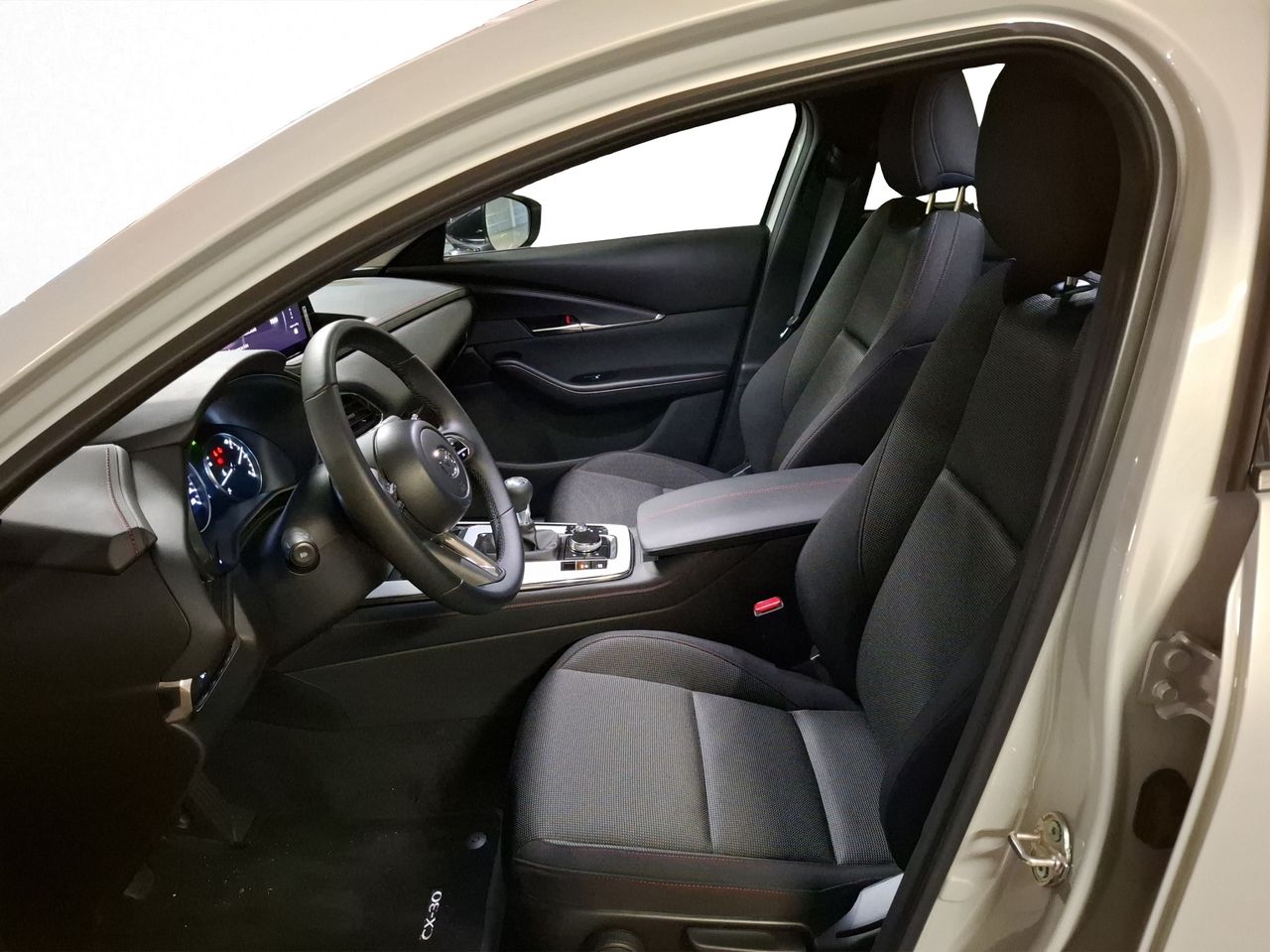 Foto Mazda CX-30 29