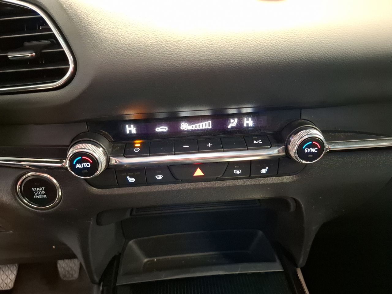 Foto Mazda CX-30 22