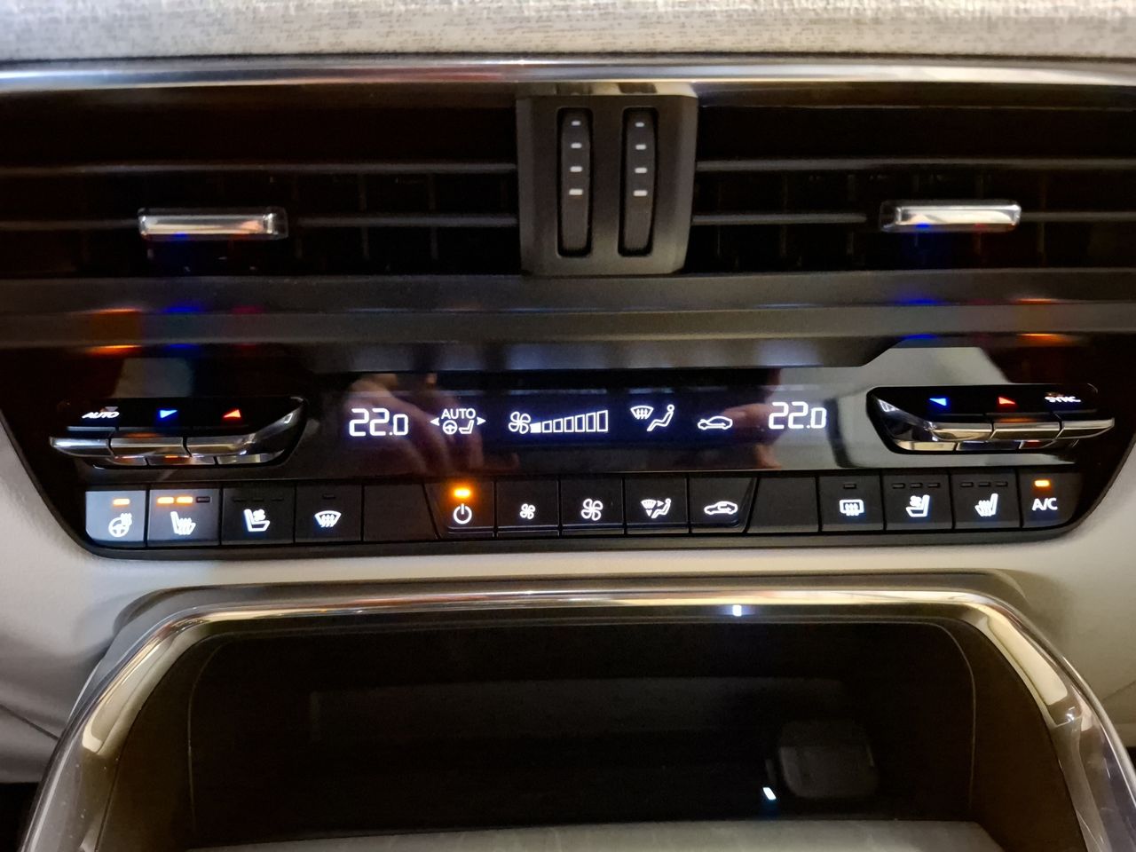 Foto Mazda CX-60 22