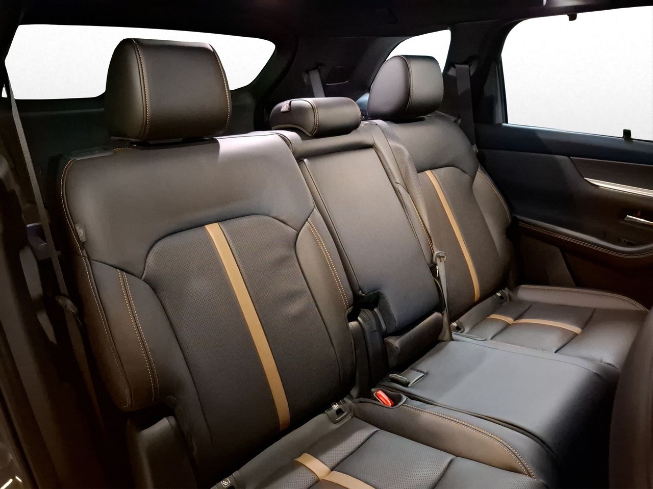 Foto Mazda CX-80 16