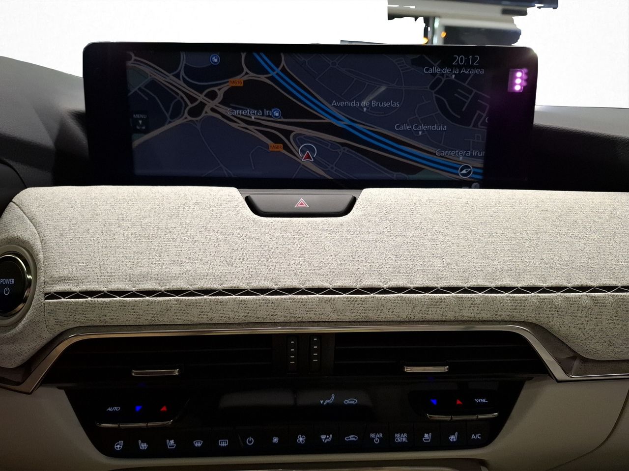 Foto Mazda CX-80 23