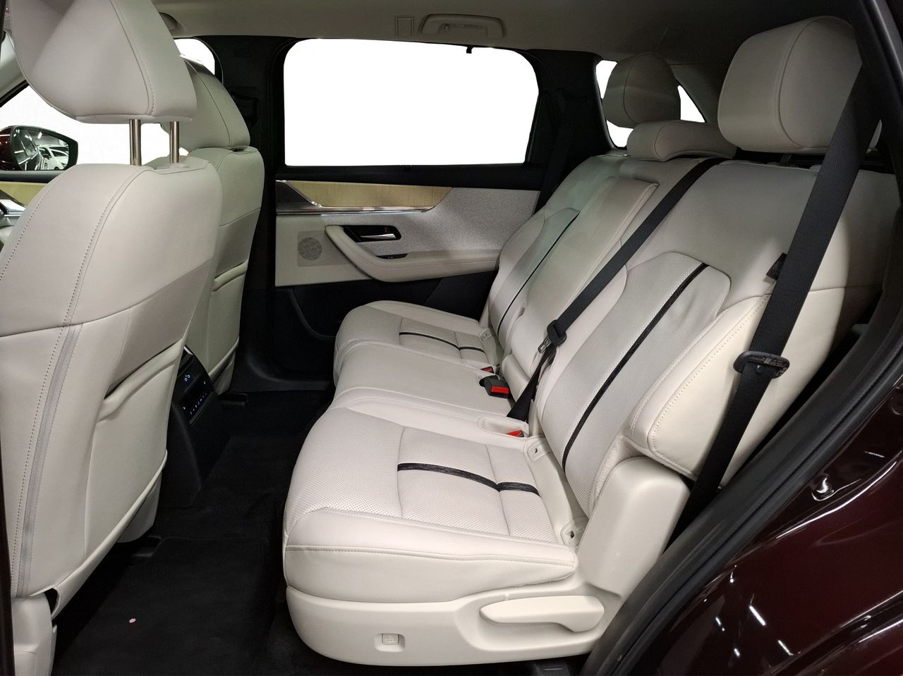 Foto Mazda CX-80 28