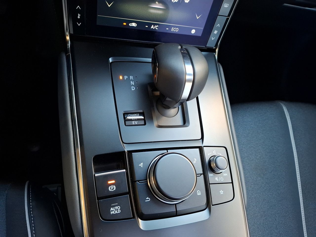 Foto Mazda MX-30 21