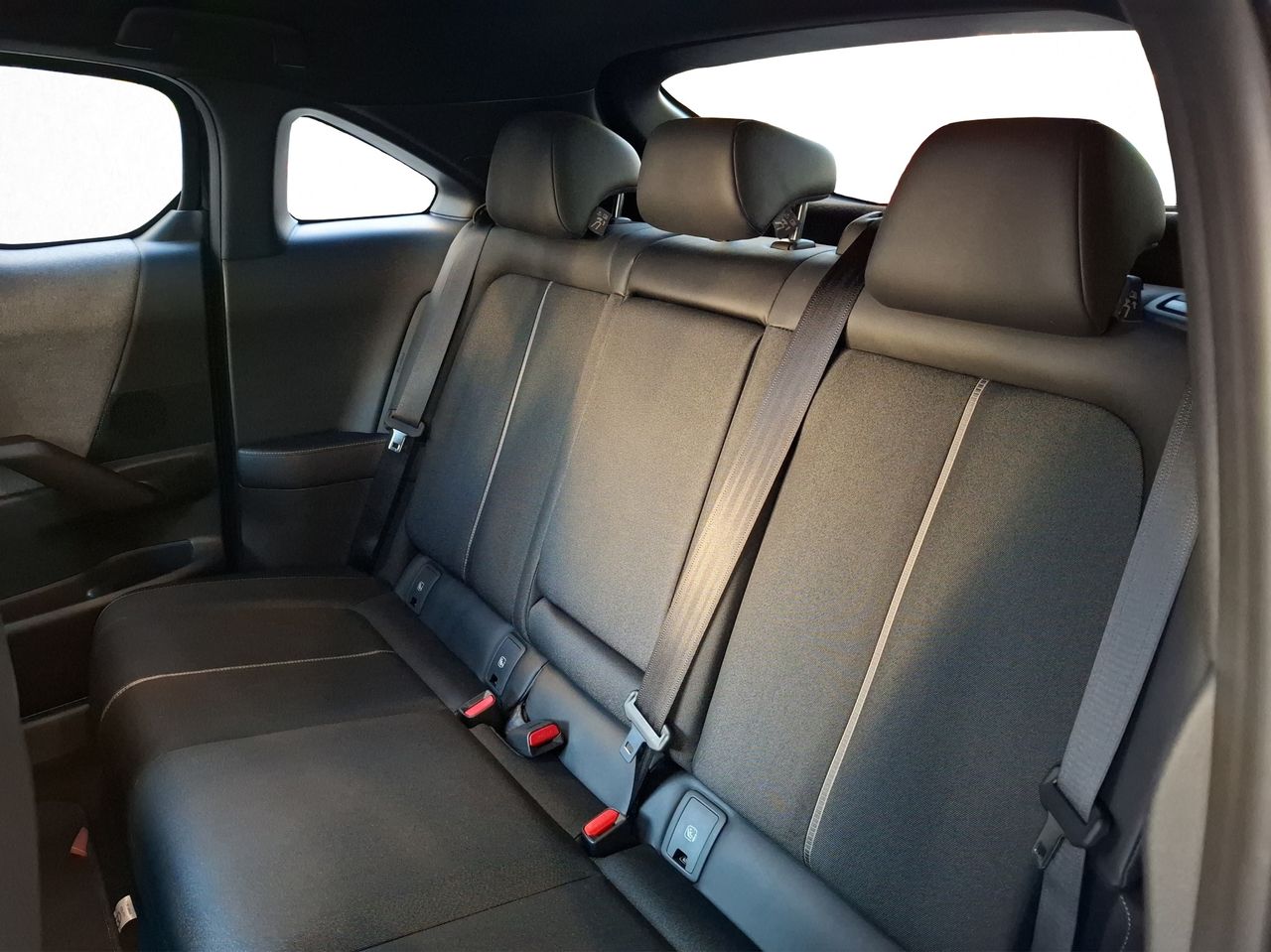Foto Mazda MX-30 28
