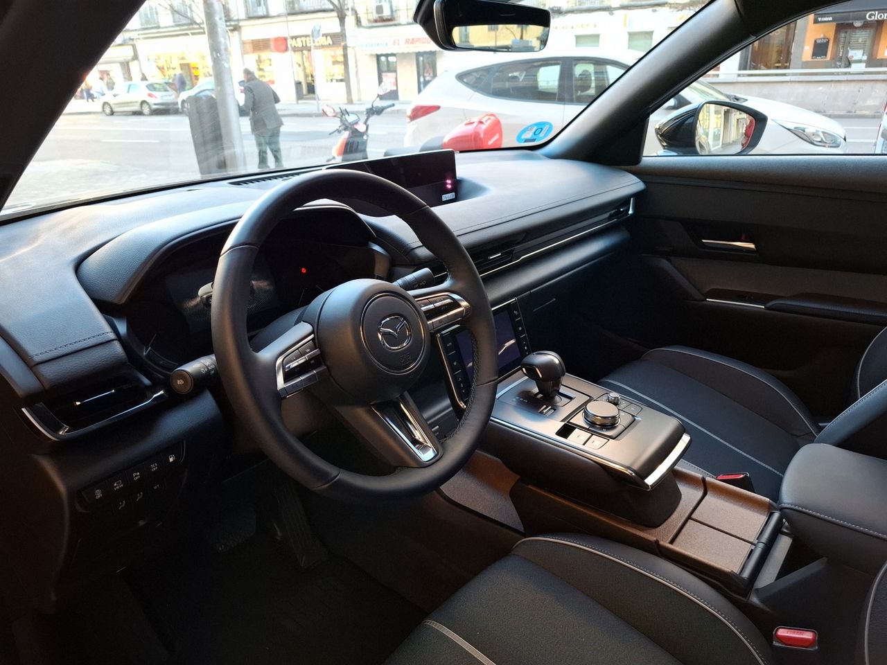 Foto Mazda MX-30 30