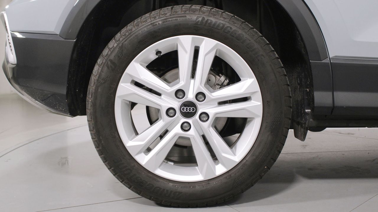 Foto Audi Q2 8