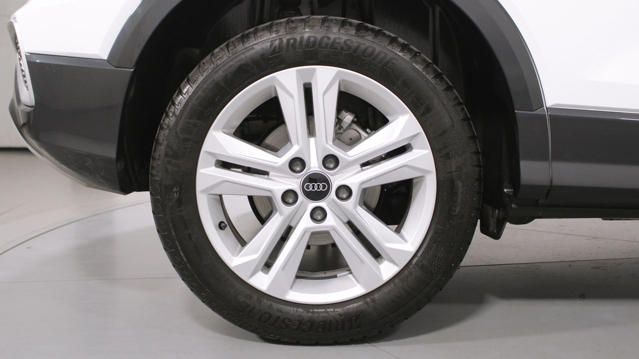 Foto Audi Q2 8