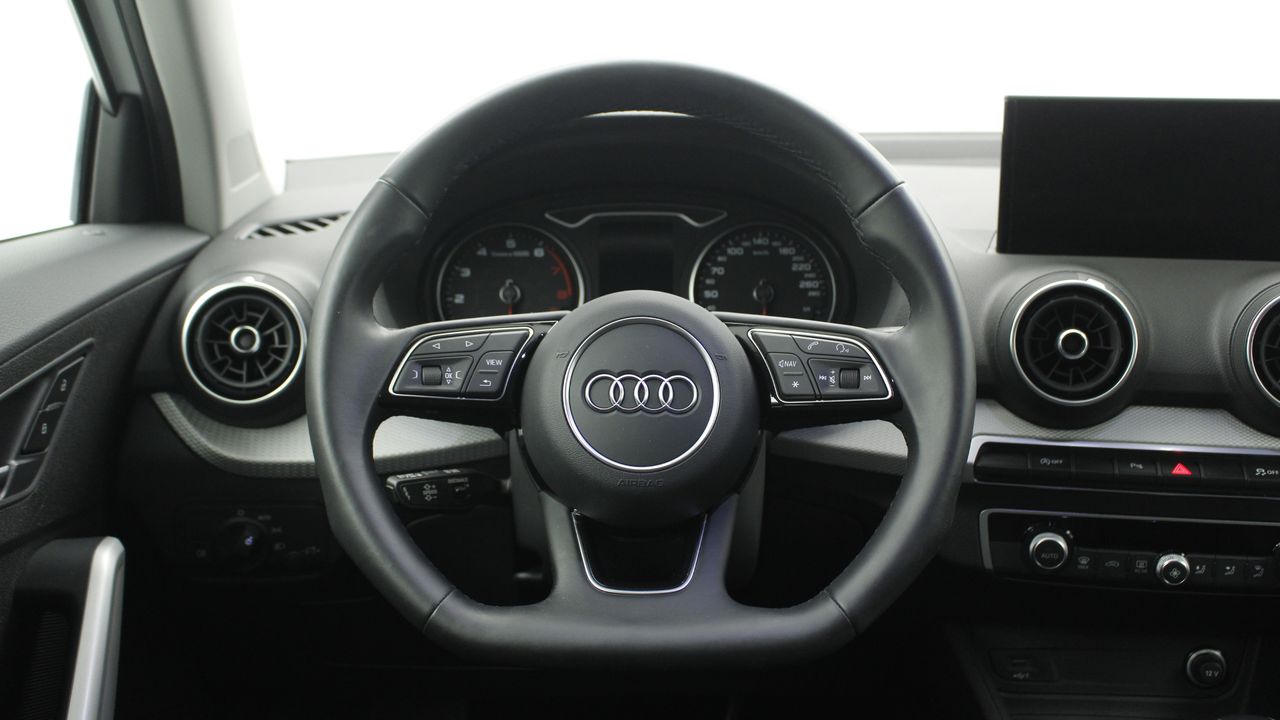 Foto Audi Q2 13