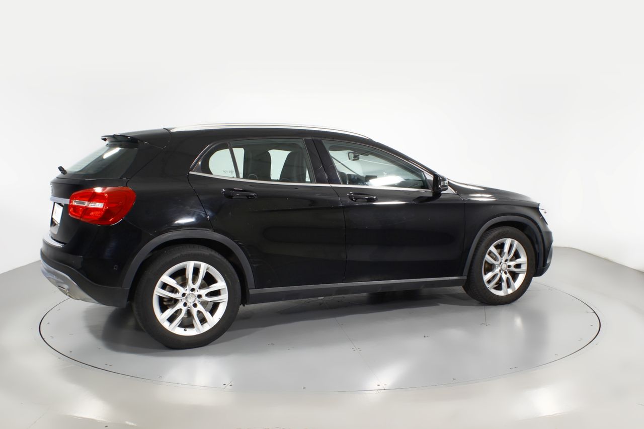 Foto Mercedes-Benz Clase GLA 24