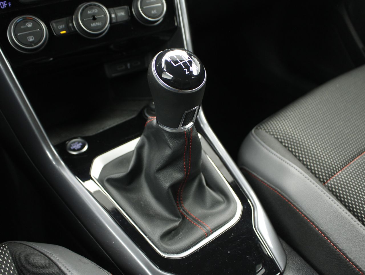 Foto Volkswagen T-Roc 10