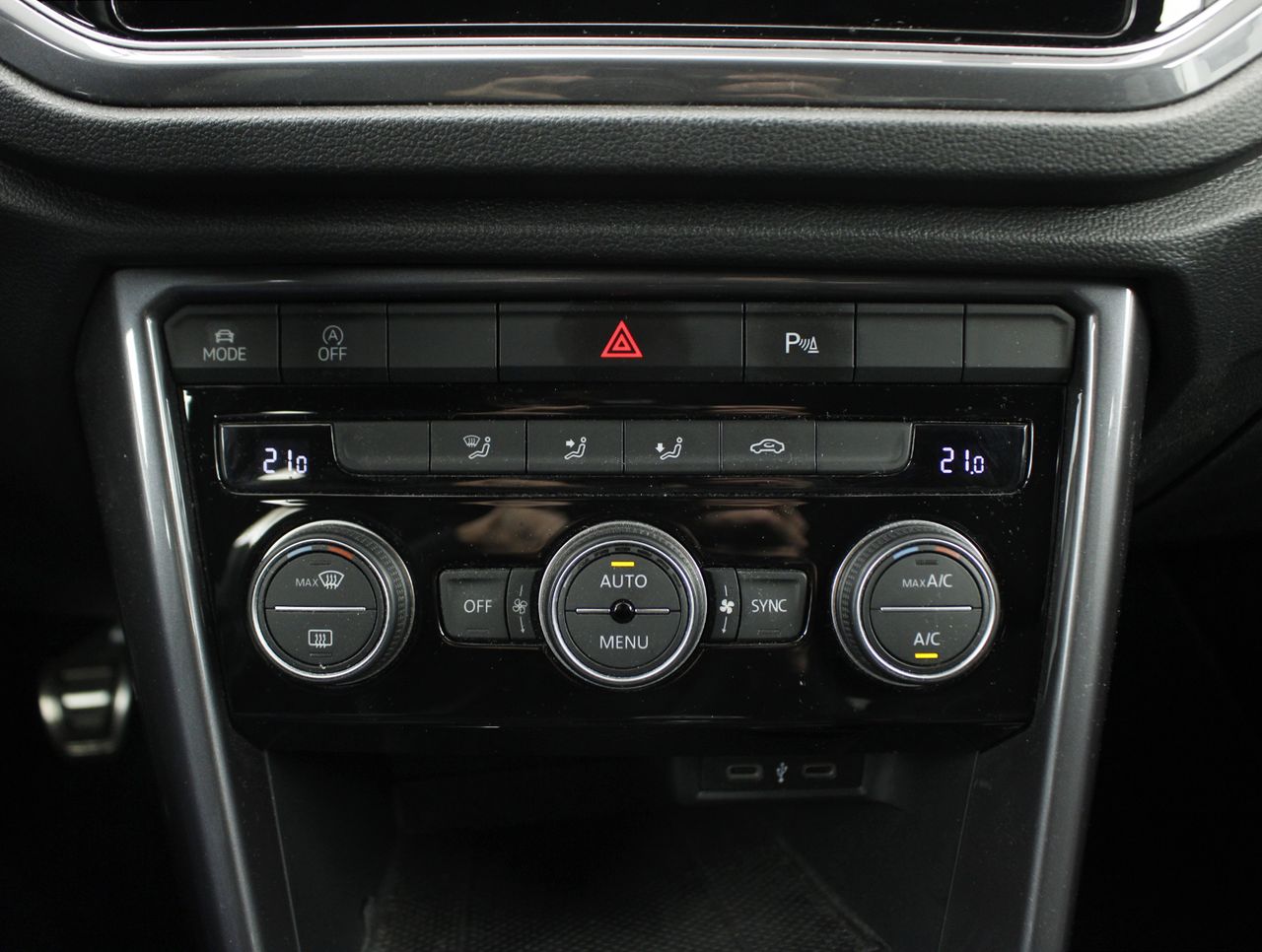 Foto Volkswagen T-Roc 11