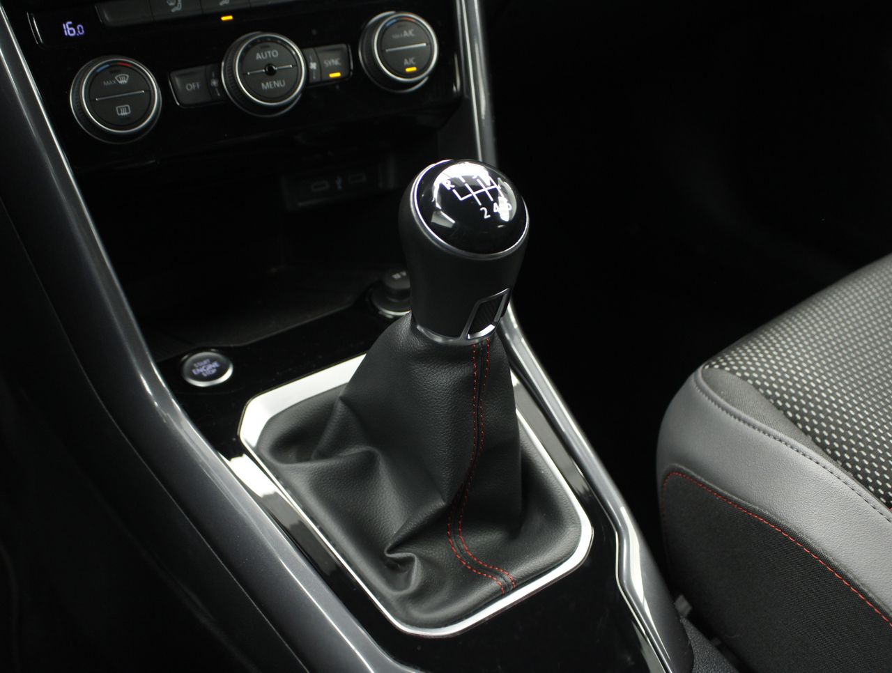 Foto Volkswagen T-Roc 10
