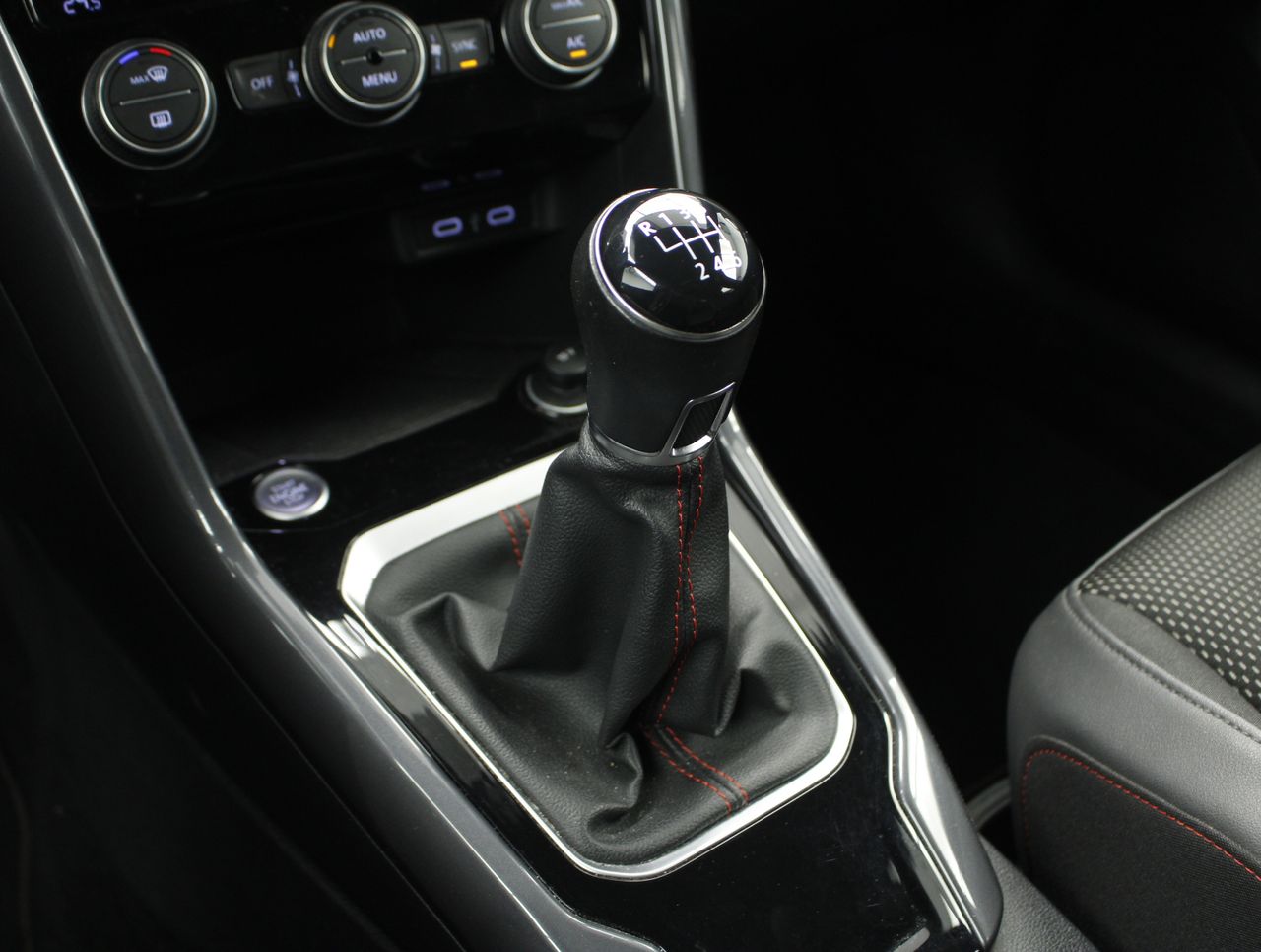 Foto Volkswagen T-Roc 10