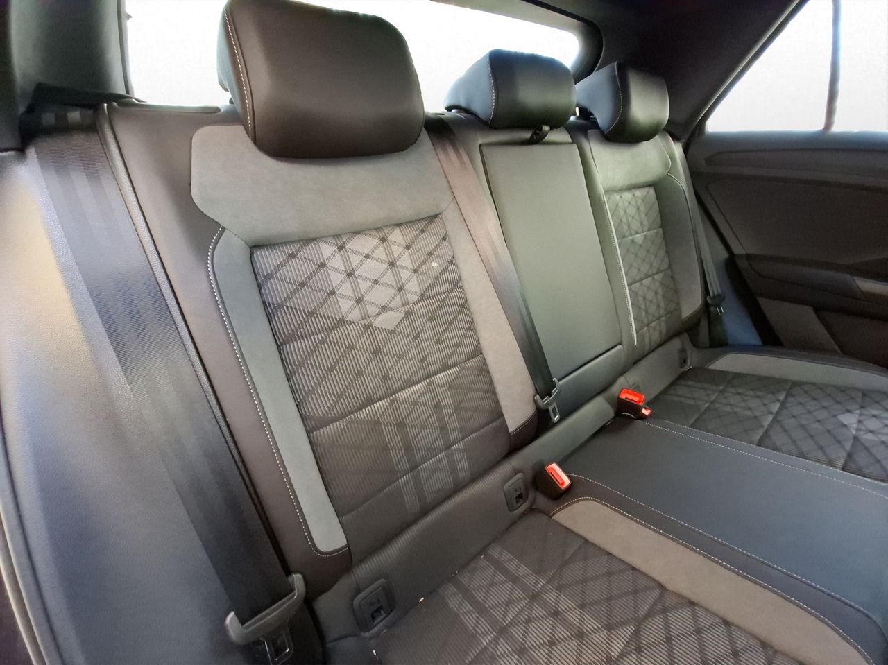 Foto Volkswagen T-Roc 6