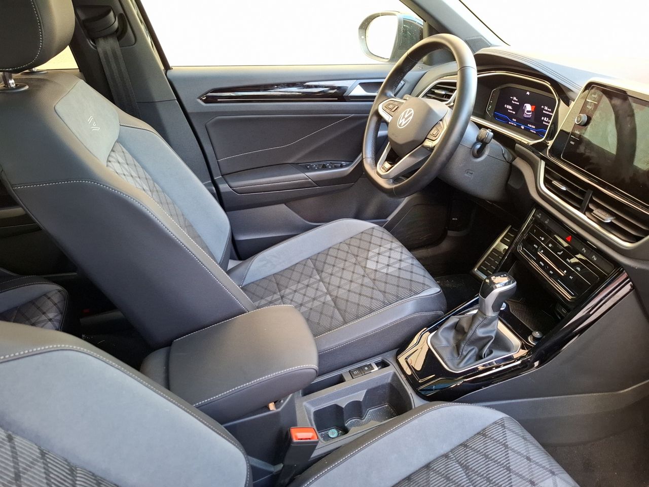 Foto Volkswagen T-Roc 15
