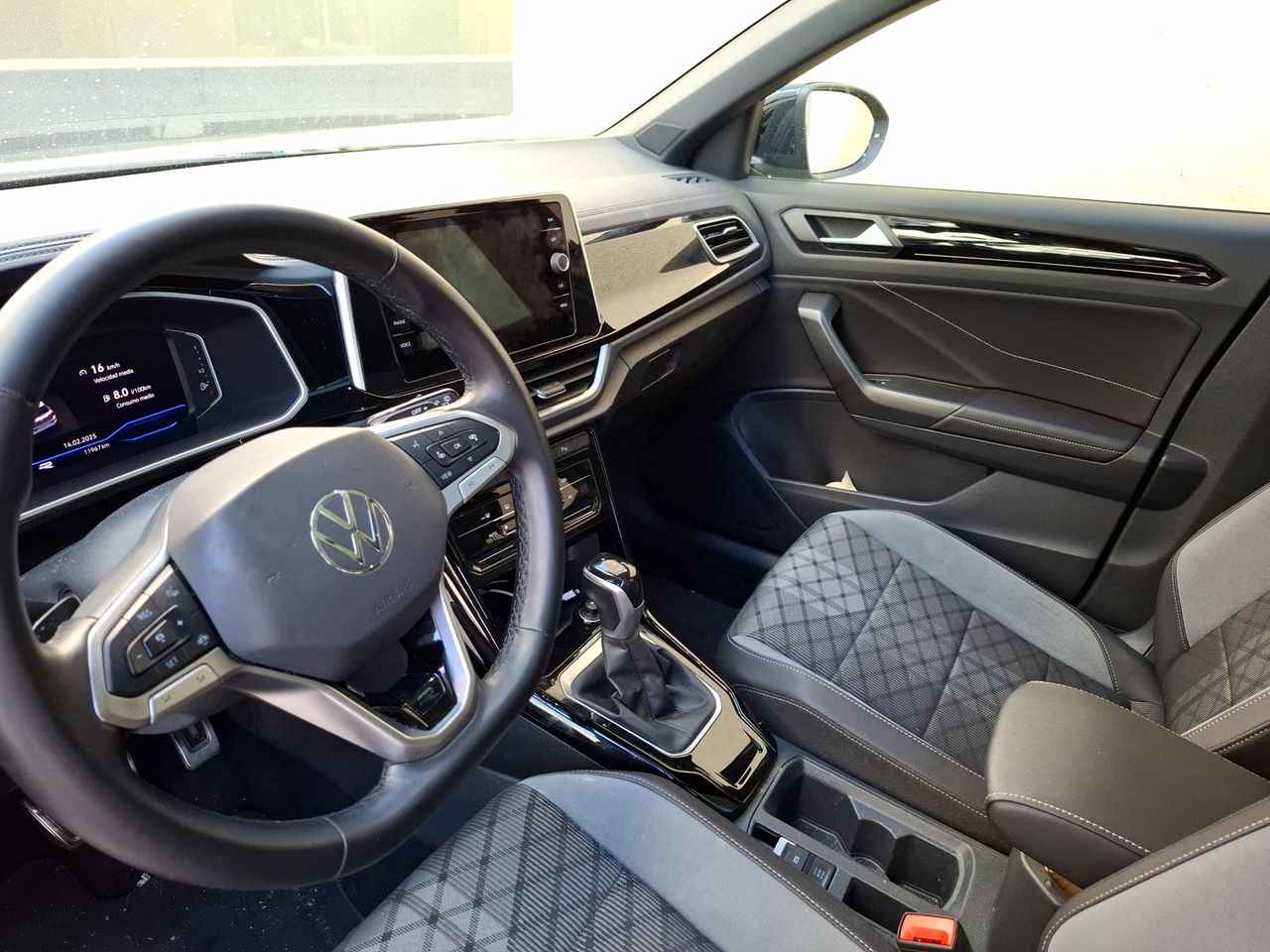 Foto Volkswagen T-Roc 30