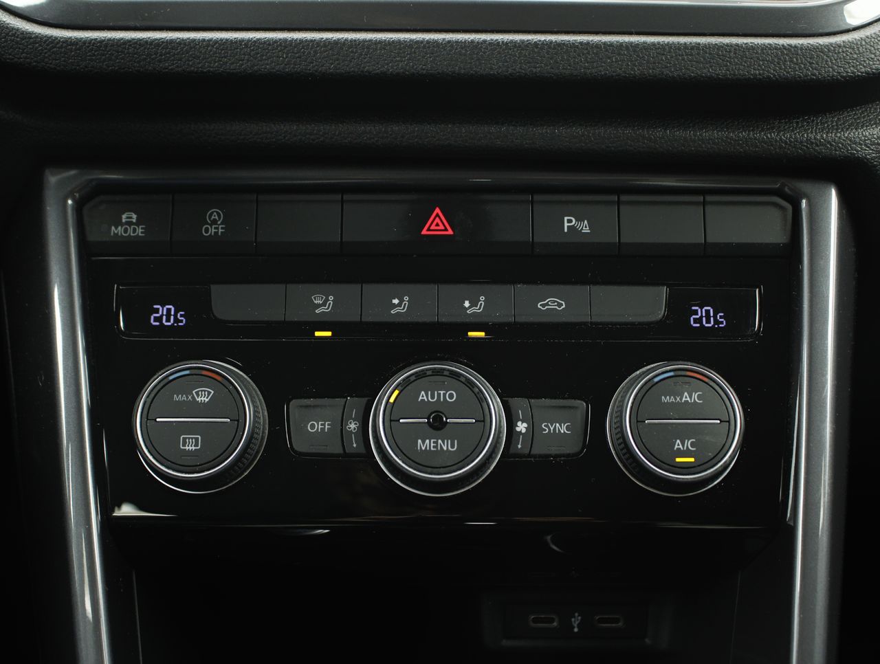 Foto Volkswagen T-Roc 11