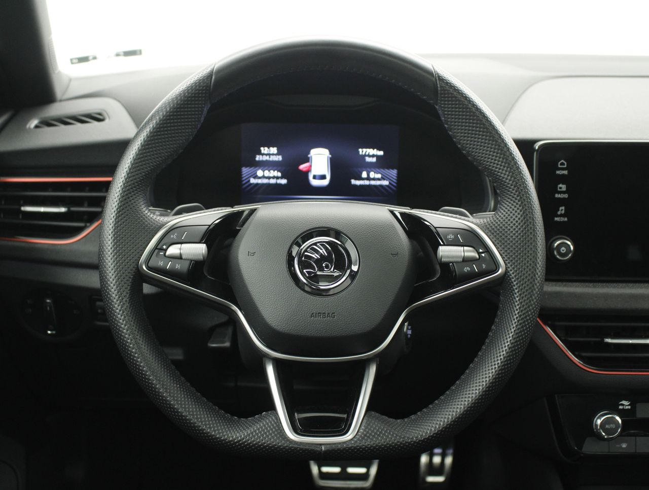 Foto Skoda Scala 13