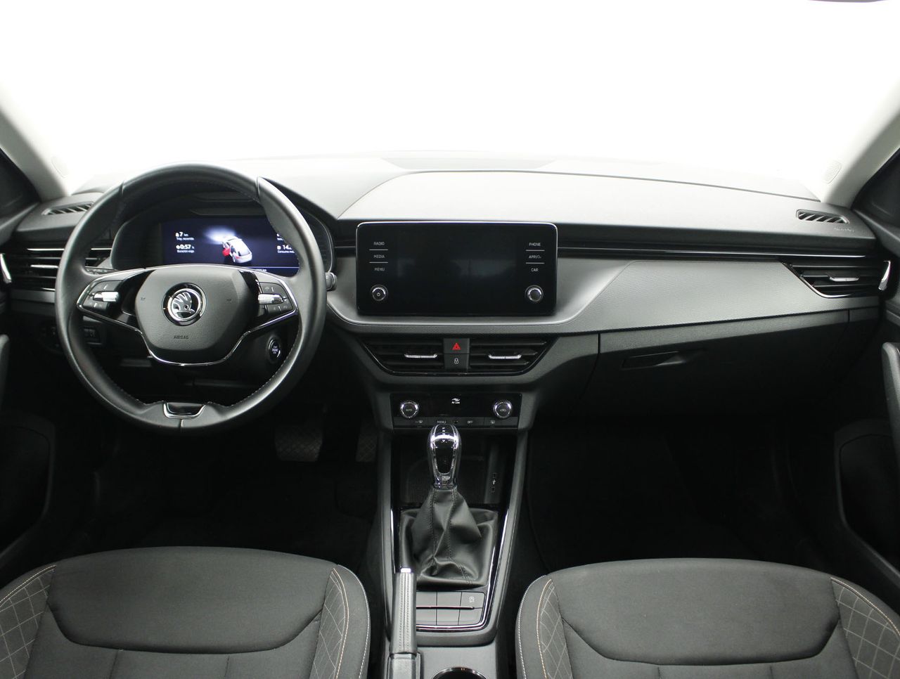 Foto Skoda Scala 4