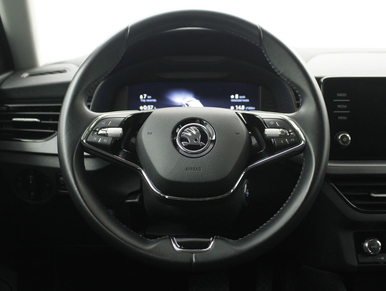 Foto Skoda Scala 13