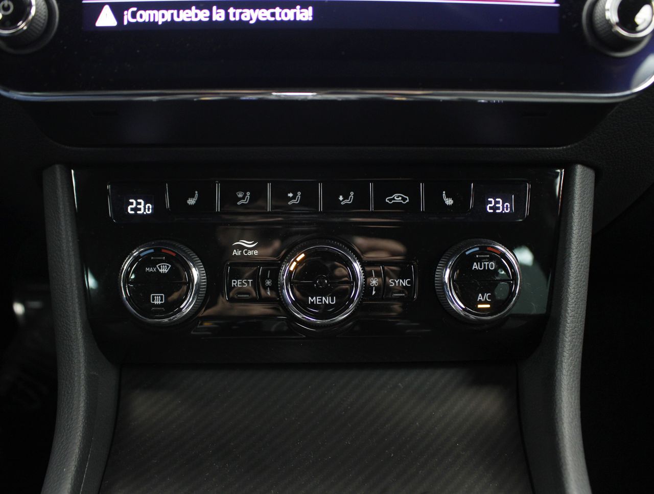 Foto Skoda Superb 11