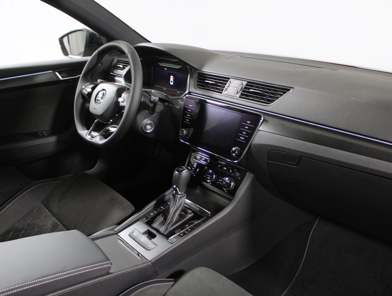 Foto Skoda Superb 15