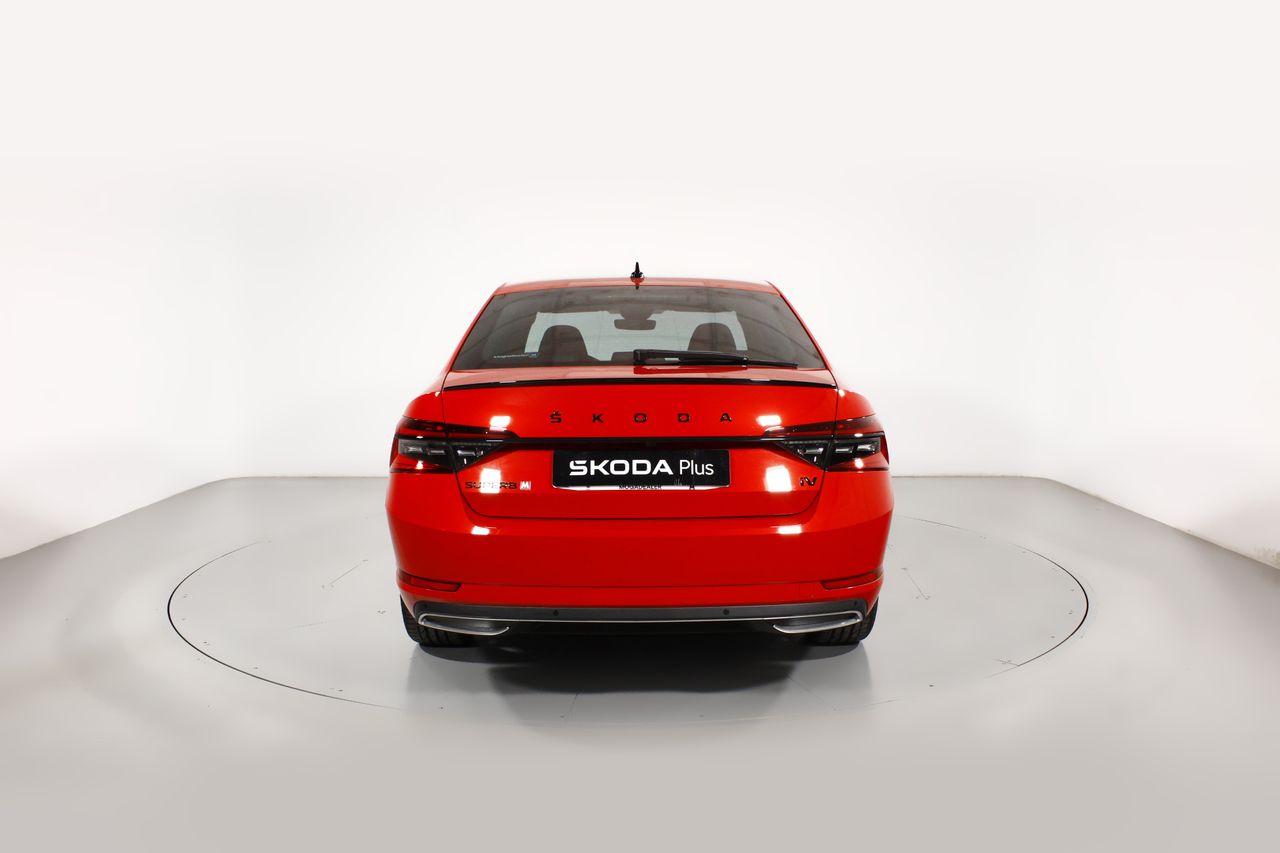 Foto Skoda Superb 17