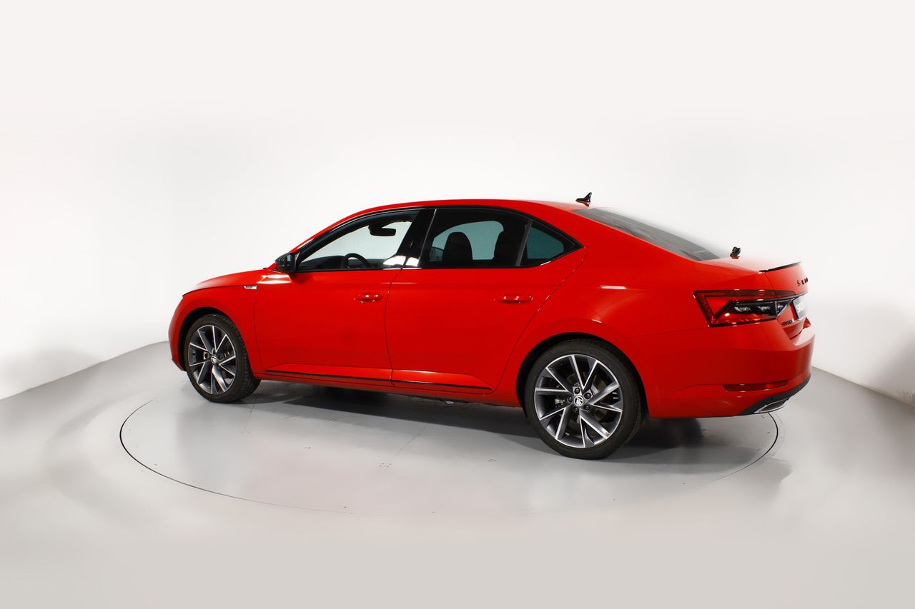 Foto Skoda Superb 18