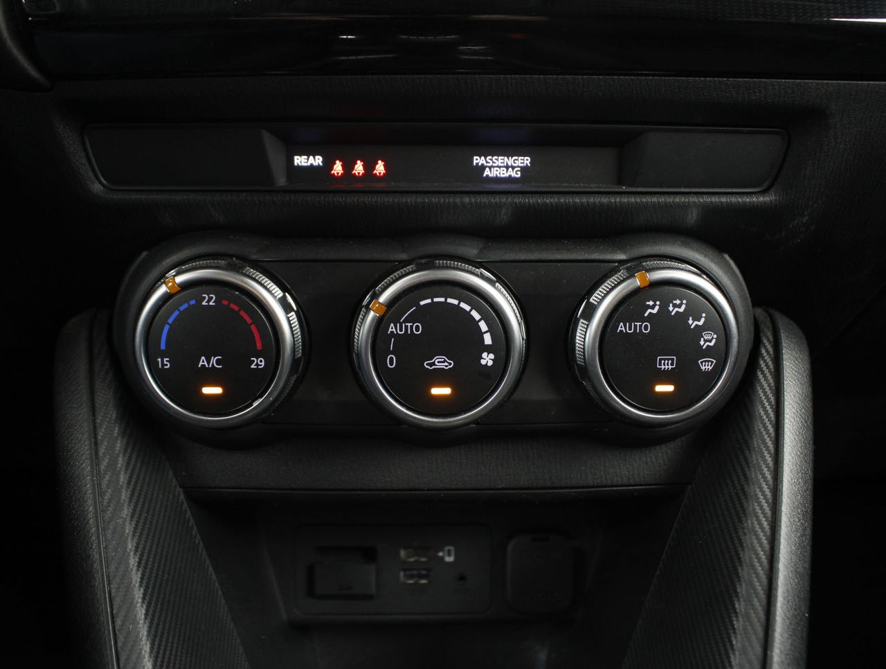 Foto Mazda Mazda2 10
