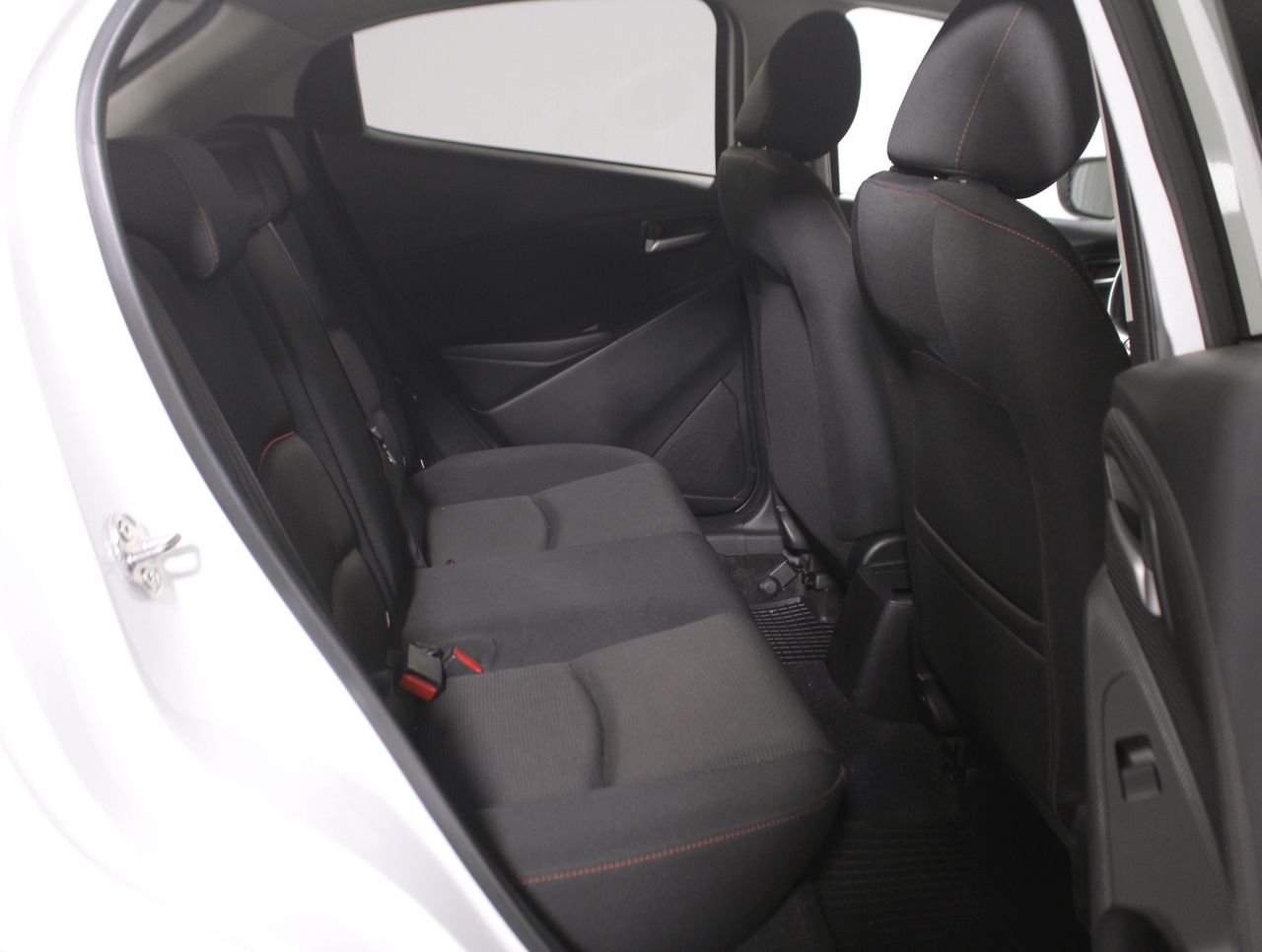 Foto Mazda Mazda2 6