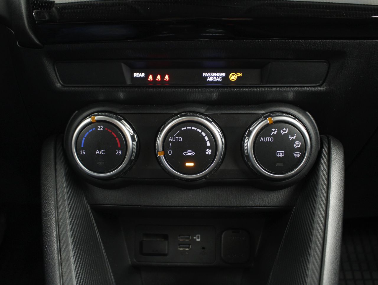 Foto Mazda Mazda2 11