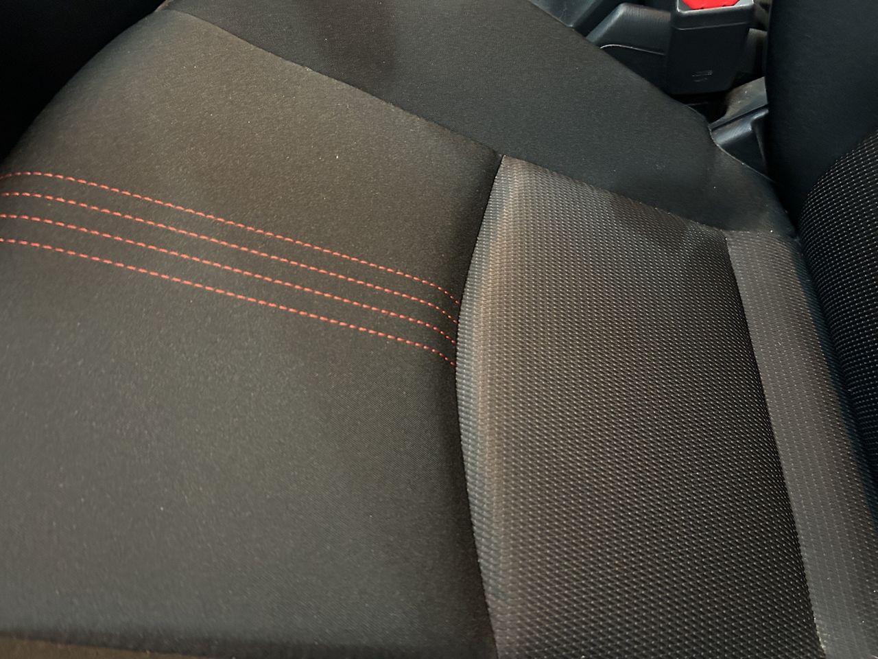 Foto Mazda Mazda2 31