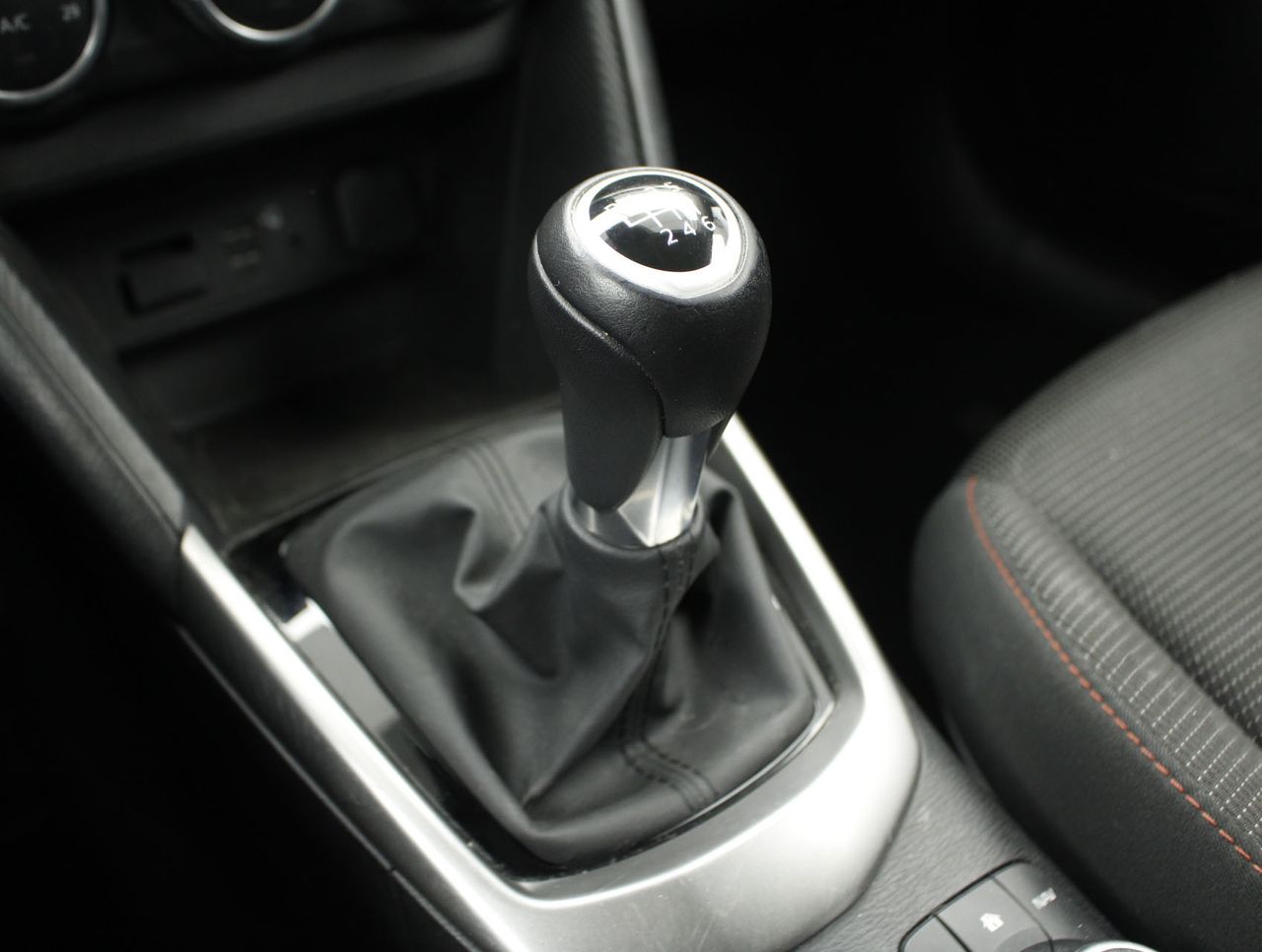 Foto Mazda Mazda2 10