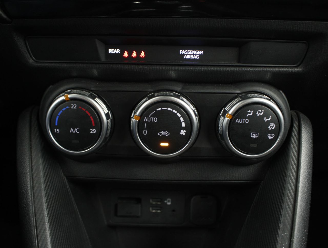 Foto Mazda Mazda2 11