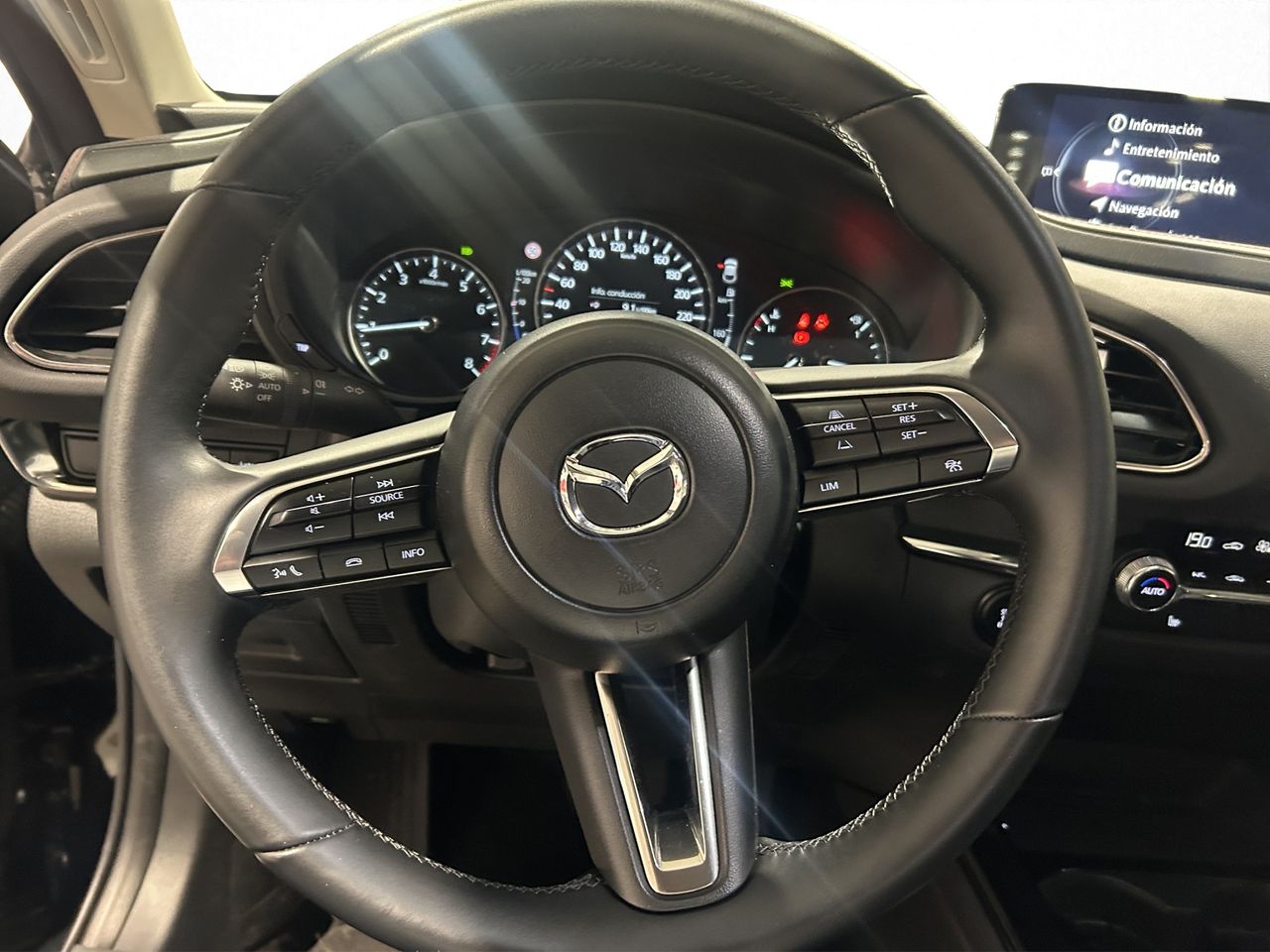 Foto Mazda CX-30 13