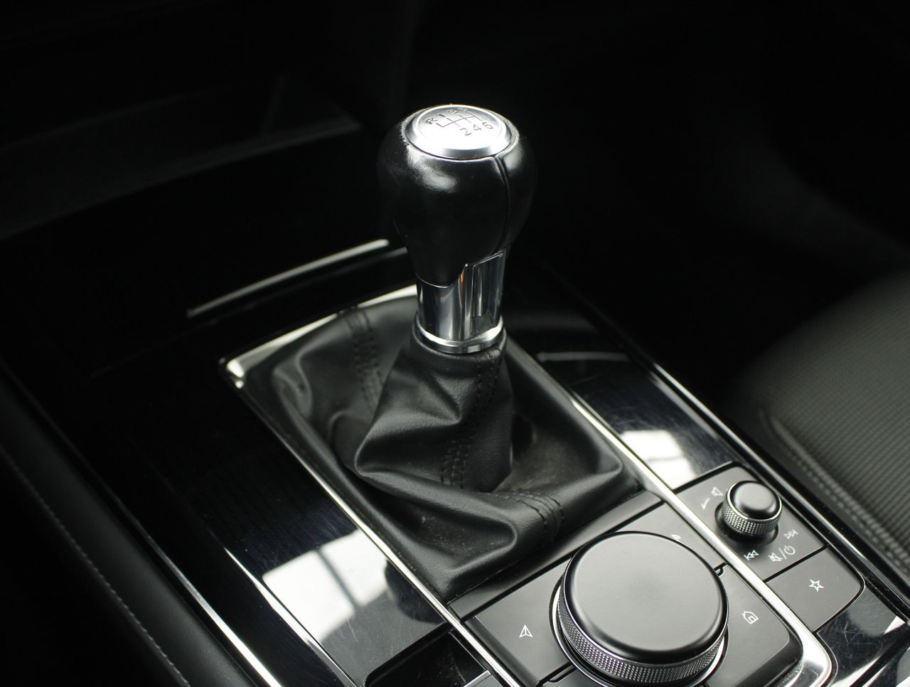 Foto Mazda CX-30 10