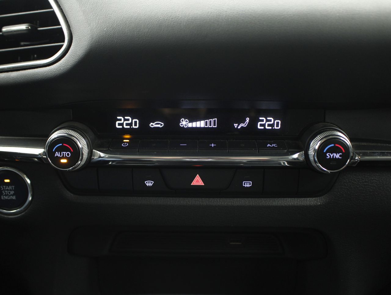 Foto Mazda CX-30 11