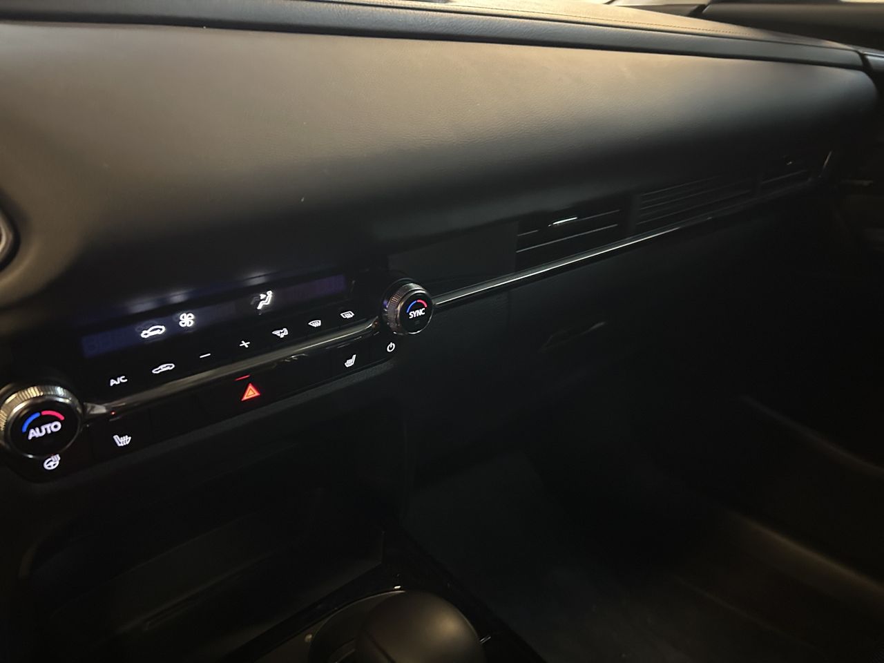 Foto Mazda CX-30 10