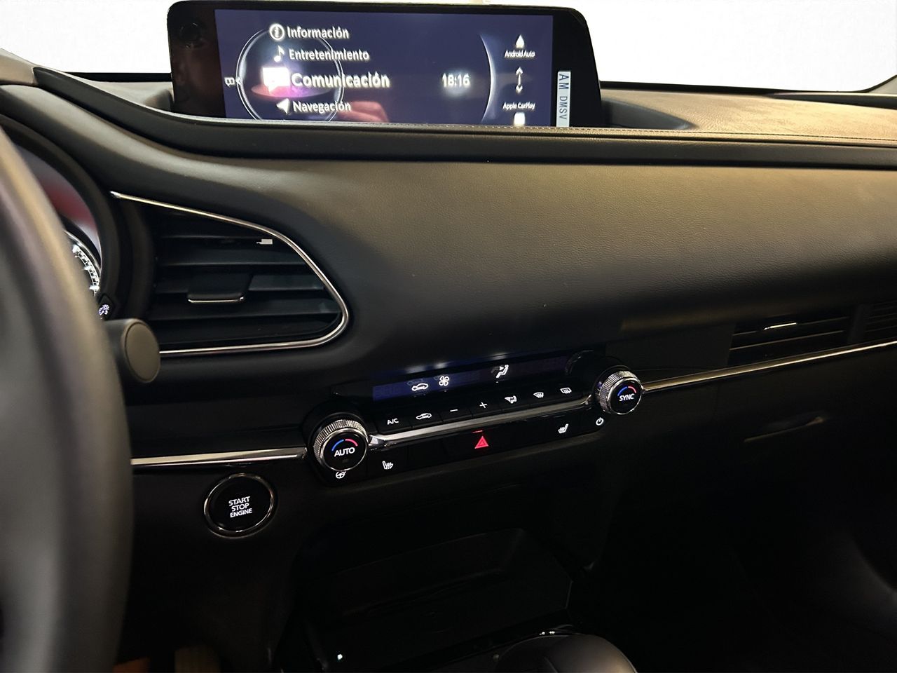 Foto Mazda CX-30 12