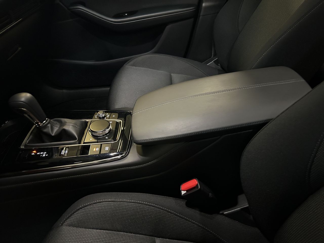 Foto Mazda CX-30 26