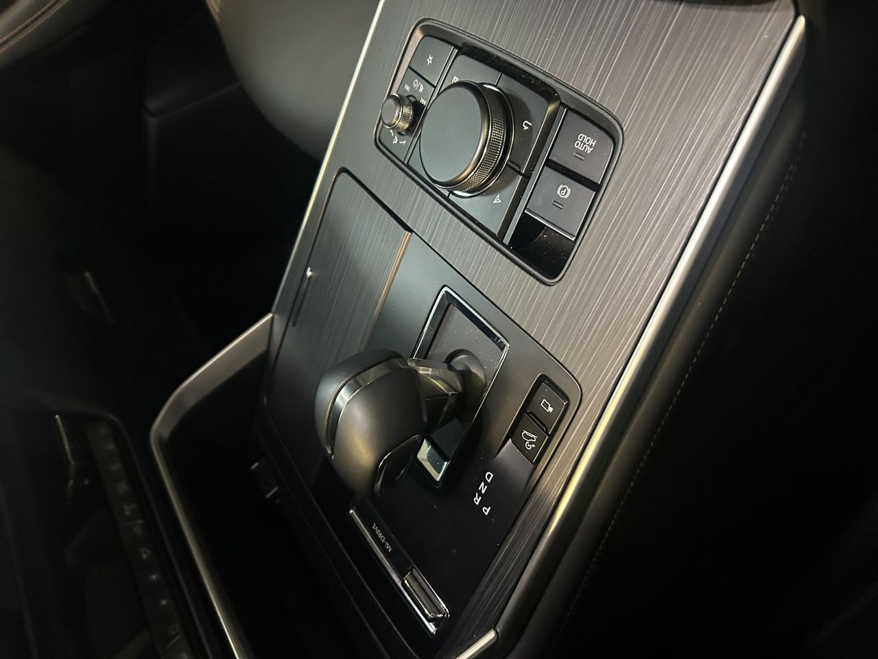 Foto Mazda CX-80 26