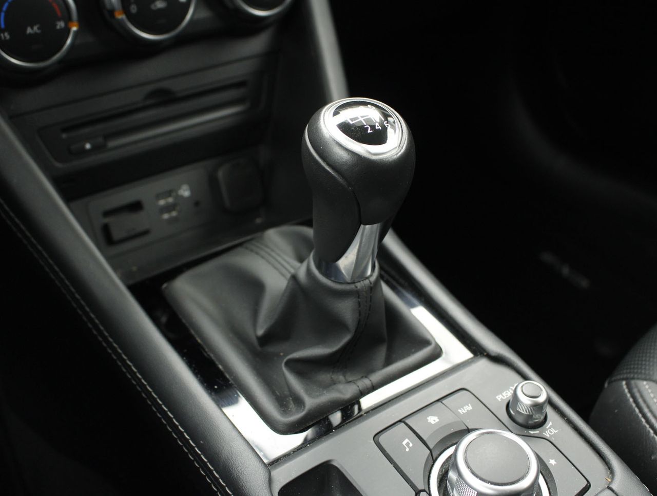 Foto Mazda CX-3 10