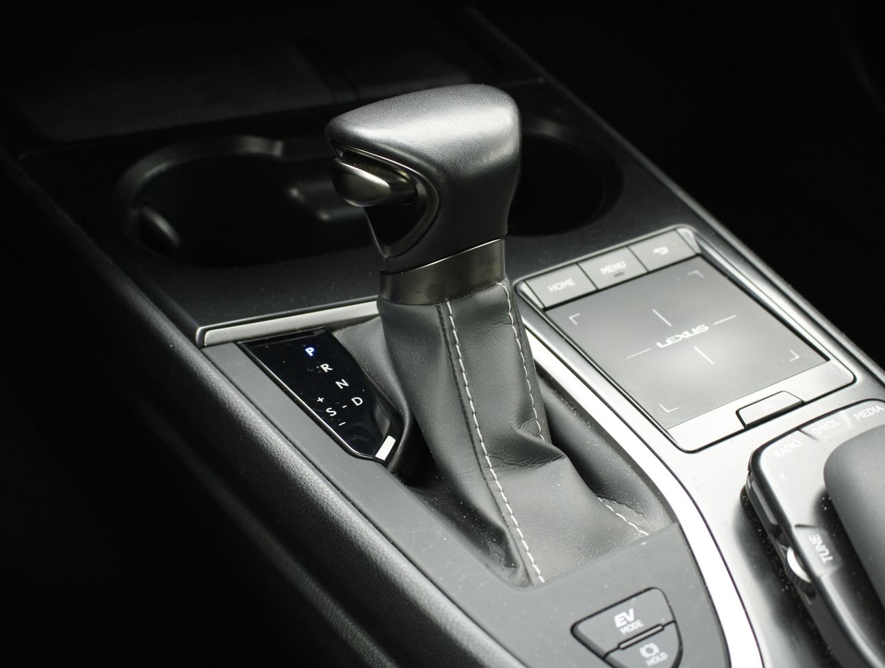 Foto Lexus UX 10