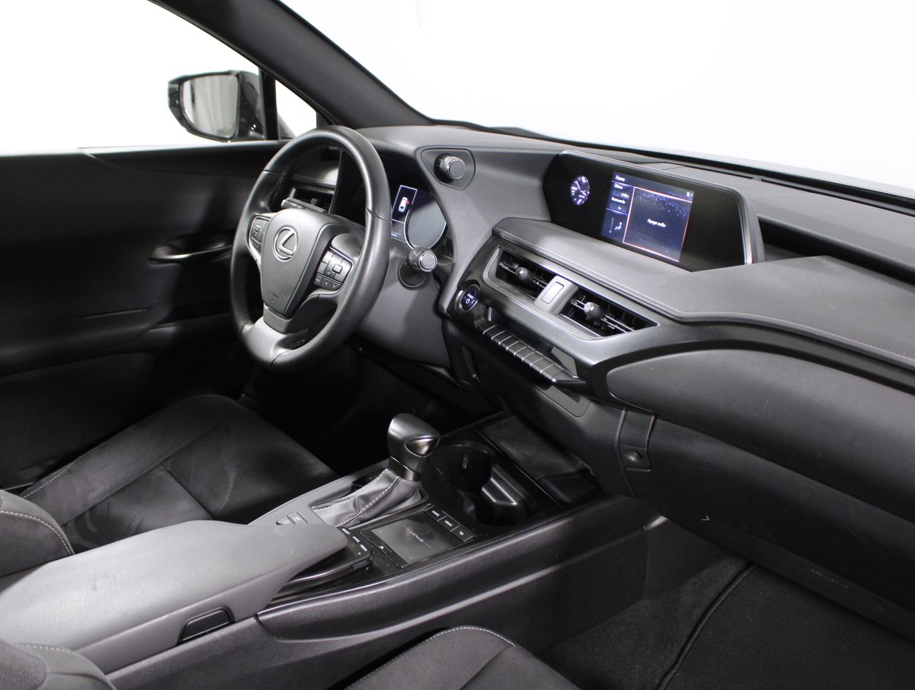 Foto Lexus UX 15