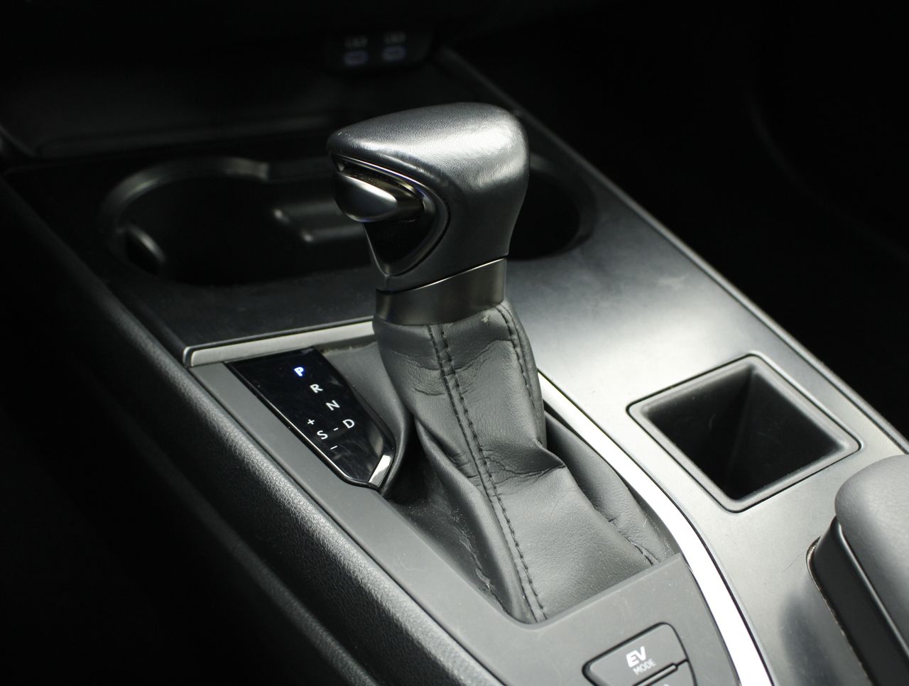 Foto Lexus UX 10