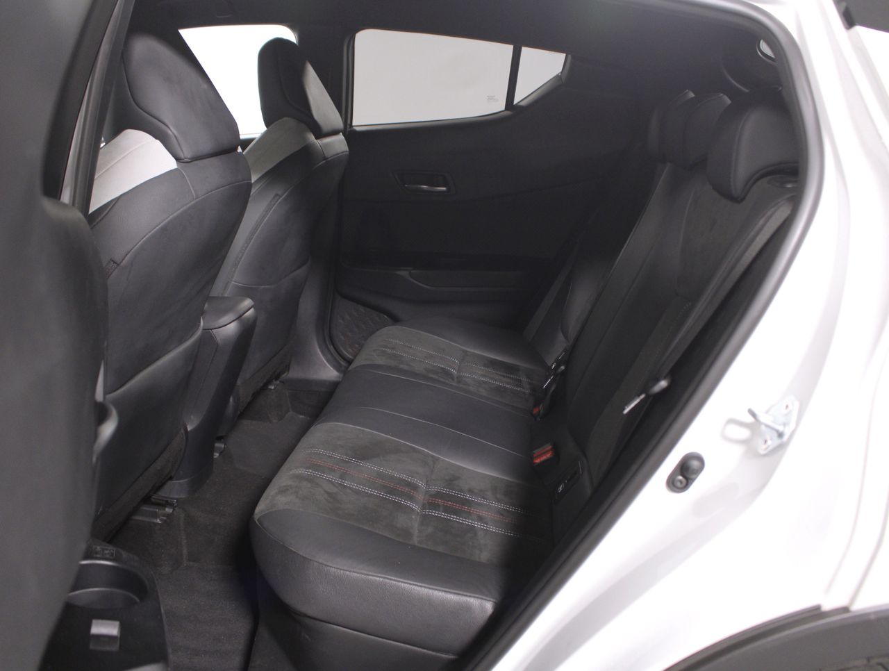 Foto Toyota C-HR 26
