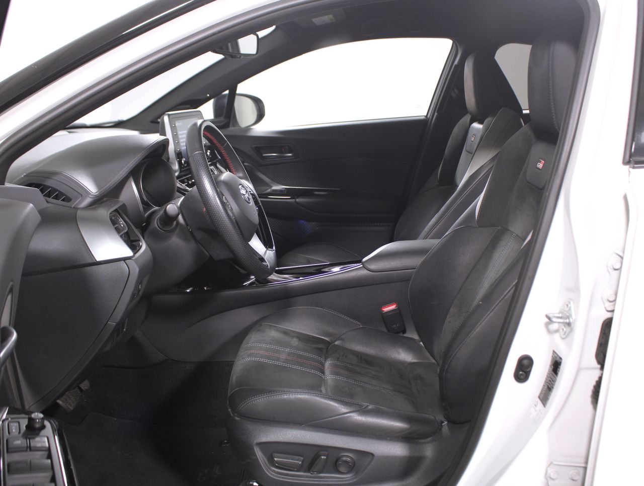 Foto Toyota C-HR 27