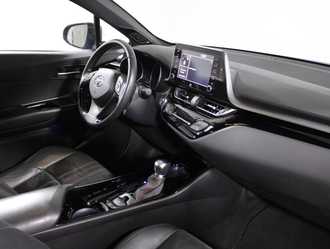Foto Toyota C-HR 15